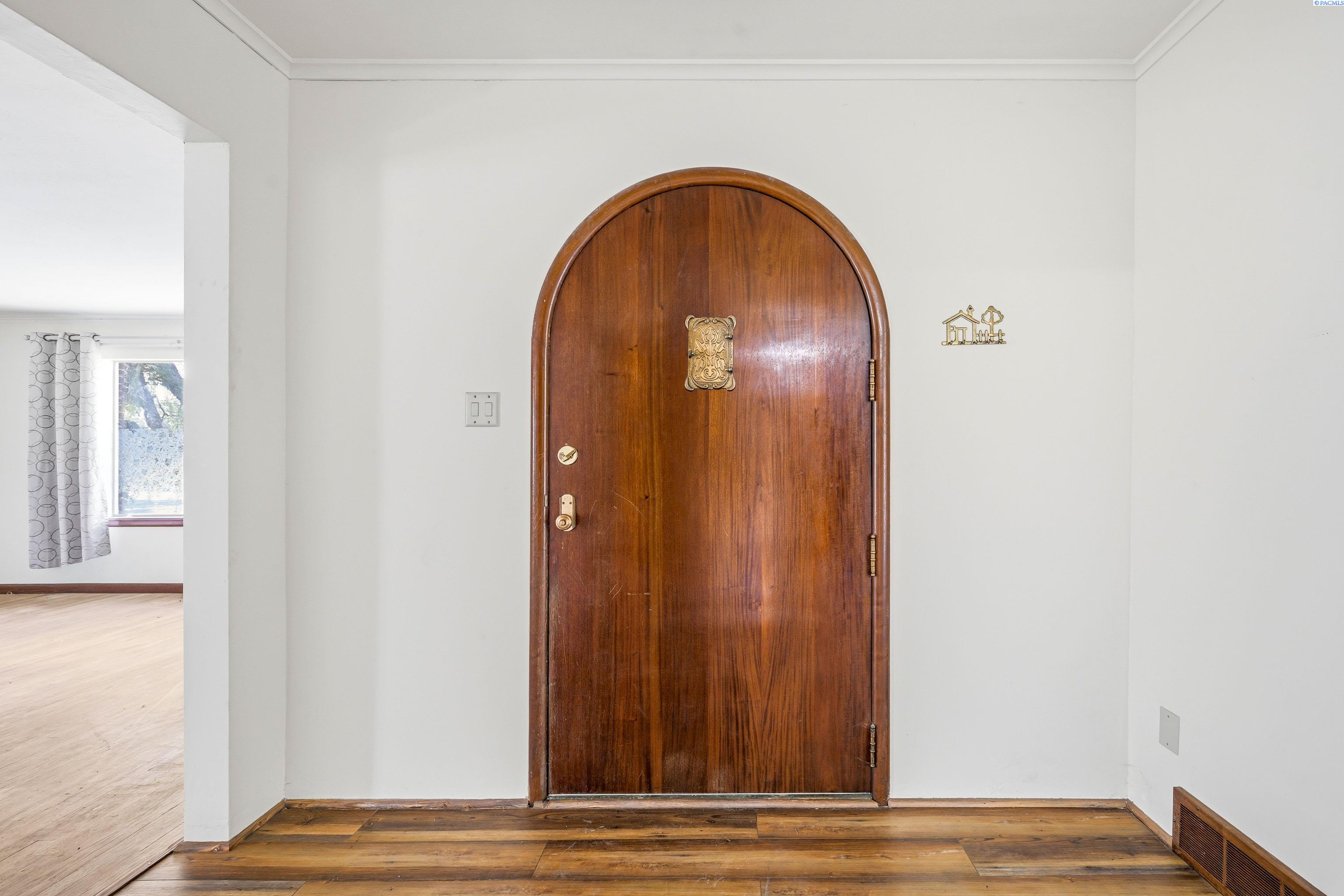 303 W Steptoe Ave