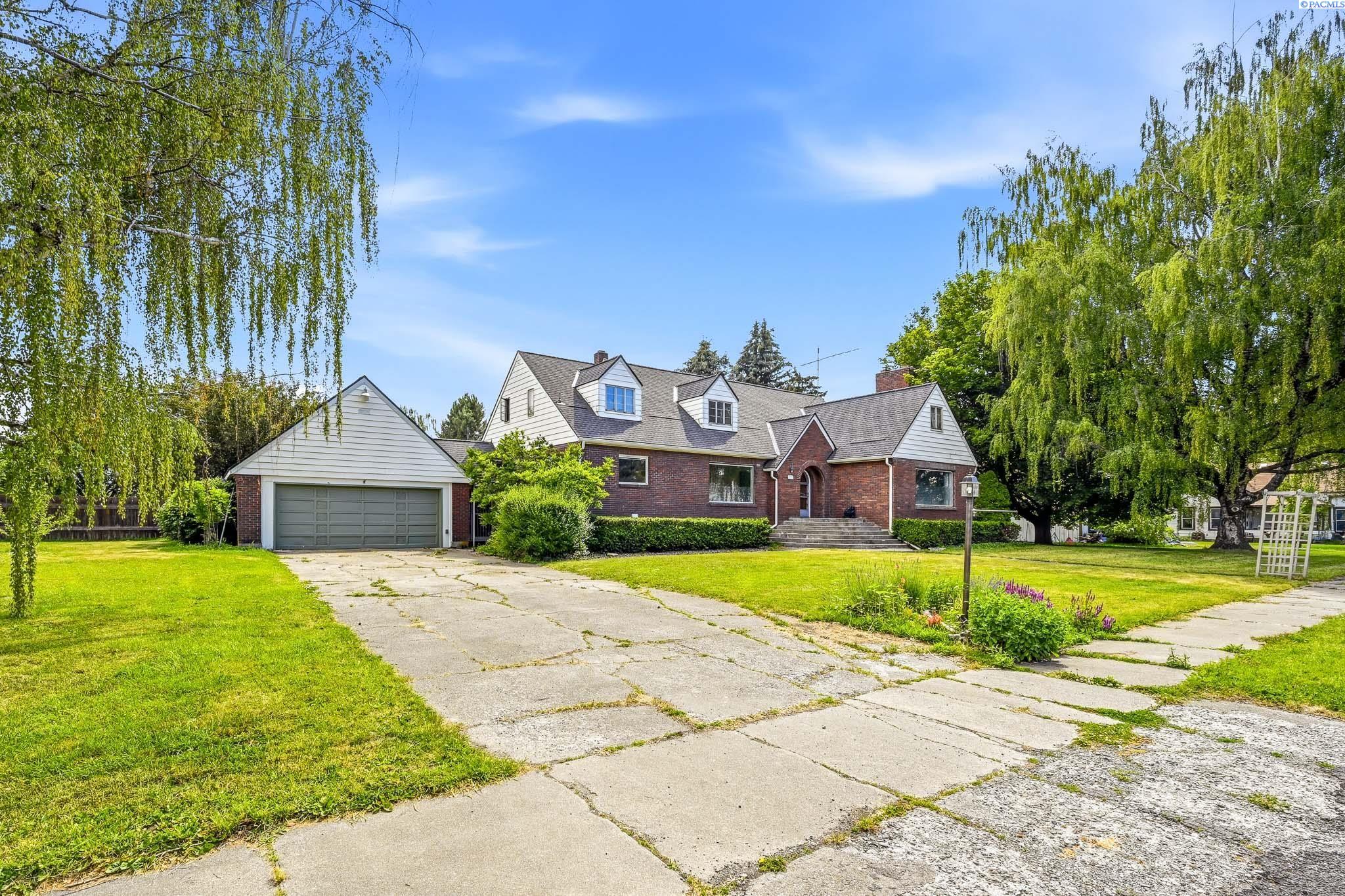 303 W Steptoe Ave