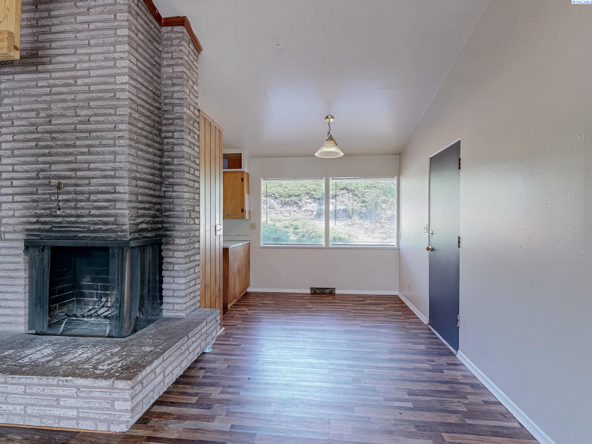 IDX 4 1645 NE Lower Drive