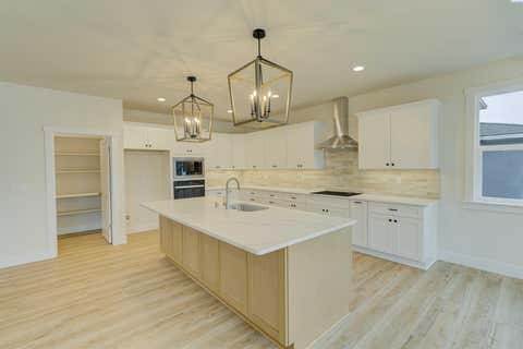 Photo of 1070 N Grant Place, Kennewick, WA 99336 (MLS # 288712)