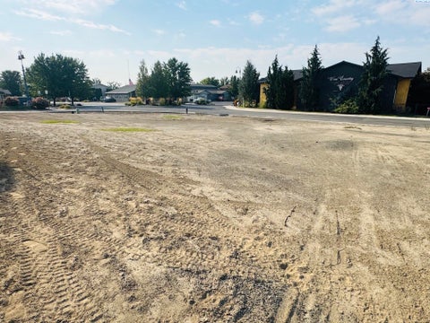 Photo of 800 Fountain Blvd, Zillah, WA 98953 (MLS # 295984)