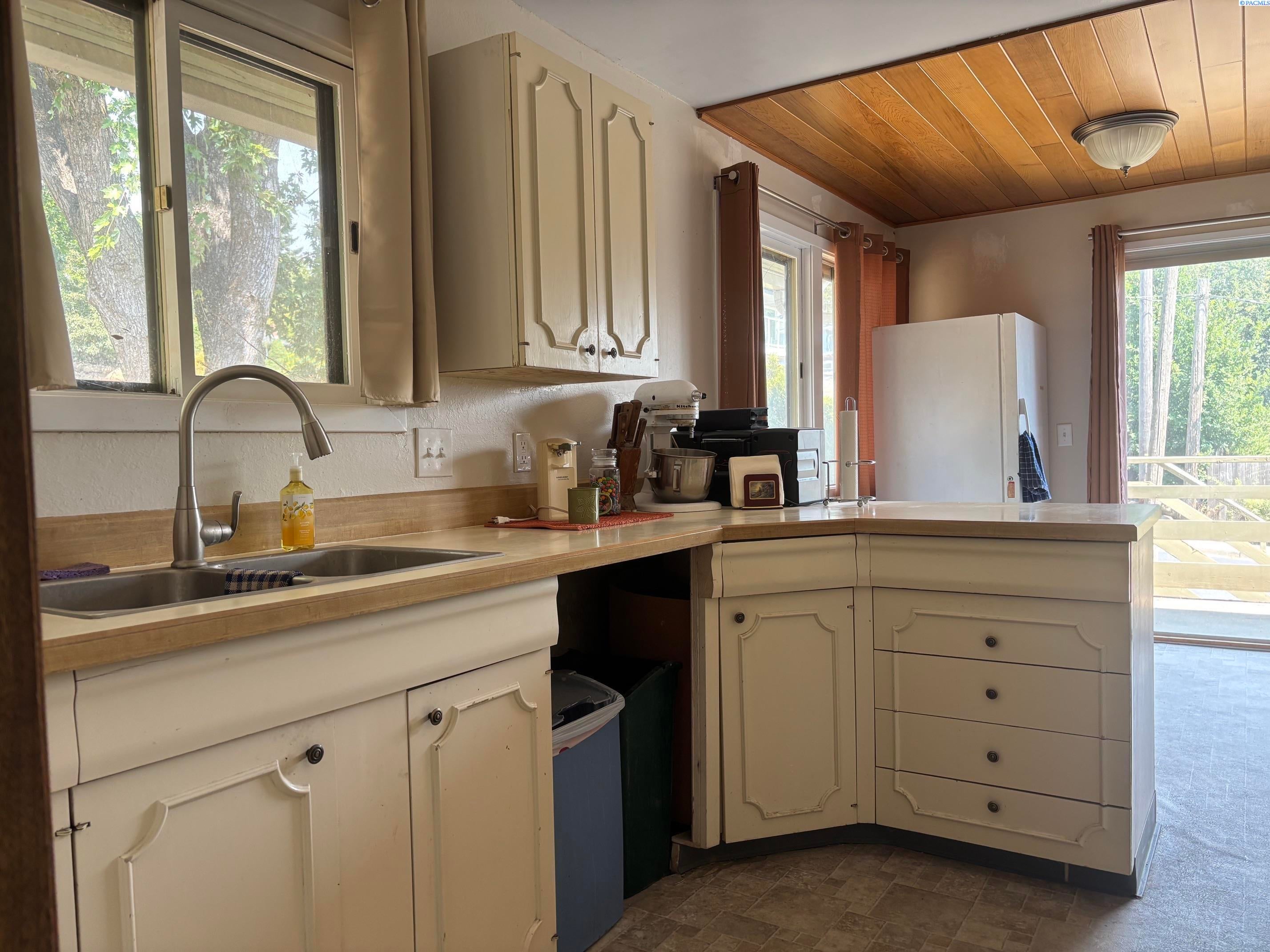 IDX 2 405 NW Dack Ct