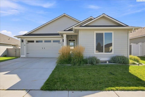 Photo of 2584 Clark Ridge Dr, Richland, WA 99352 (MLS # 296214)