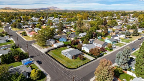 Photo of 801 Willard Ave, Richland, WA 99352 (MLS # 296875)