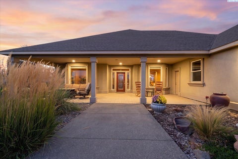 Photo of 197908 E 30th AVE, Kennewick, WA 99337 (MLS # 296044)