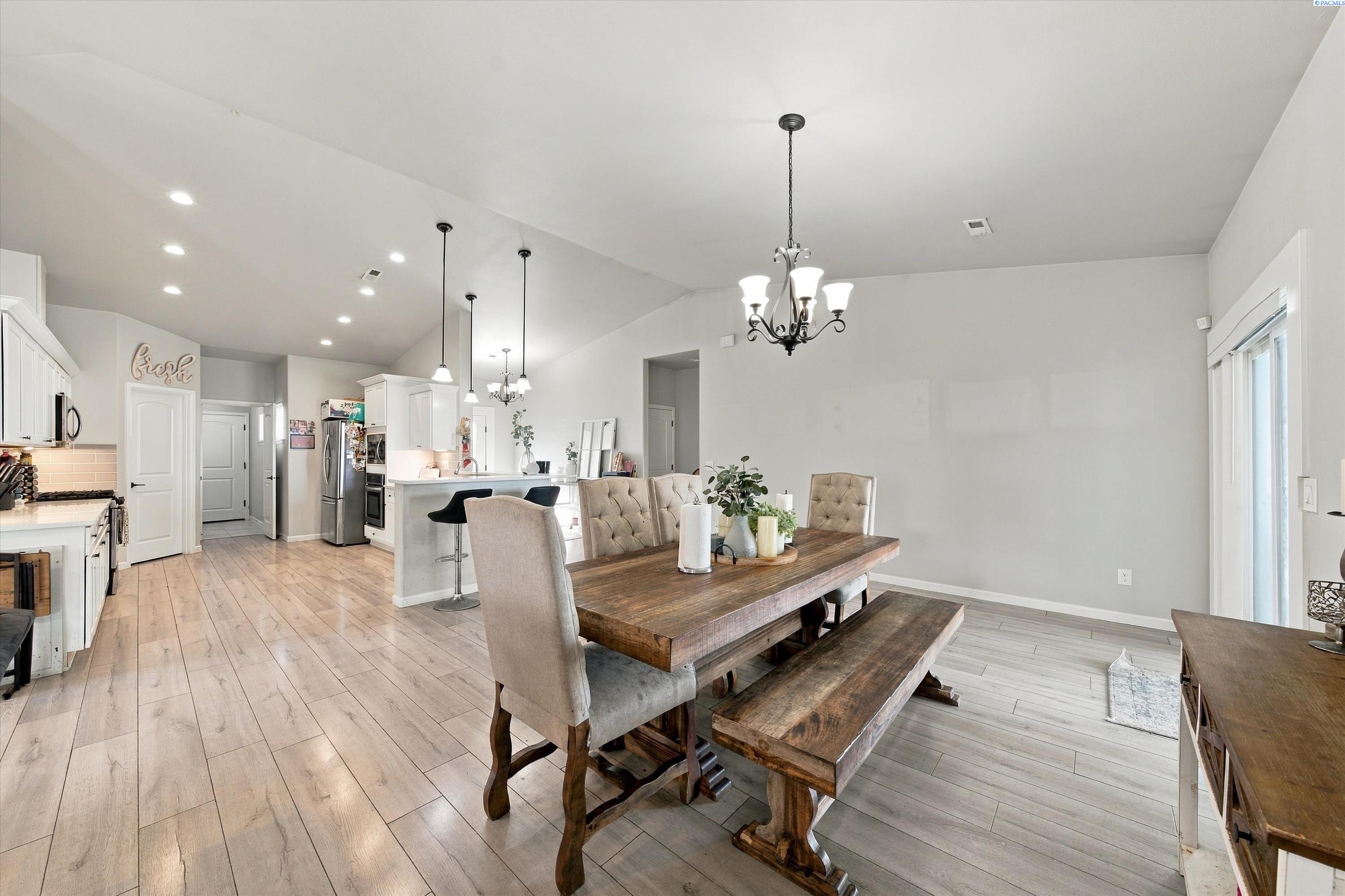 IDX 4 150 E Fir St.