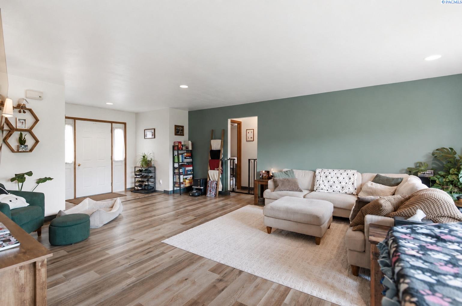 445-447 NW NORTH ST