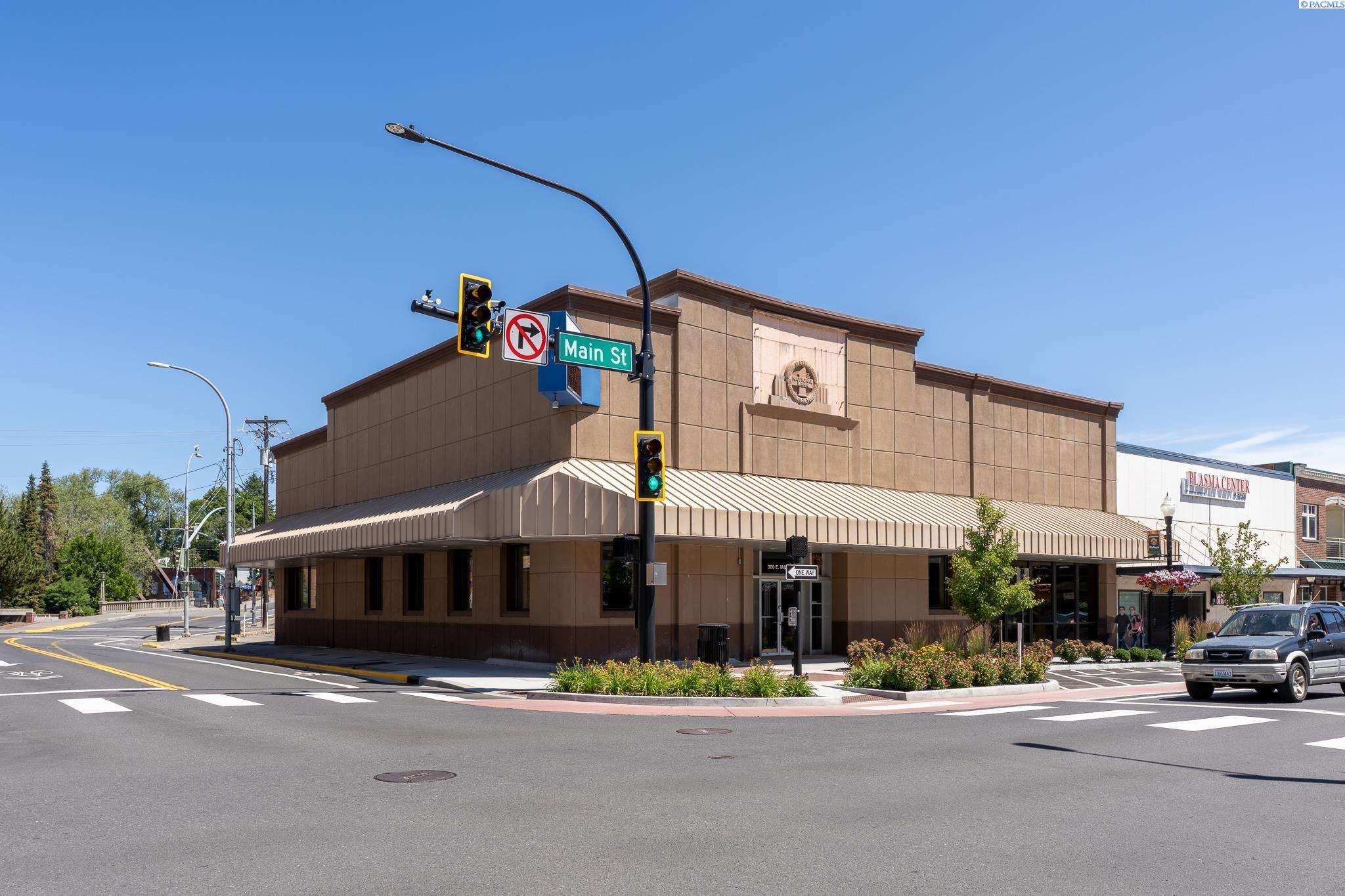 300 E Main St