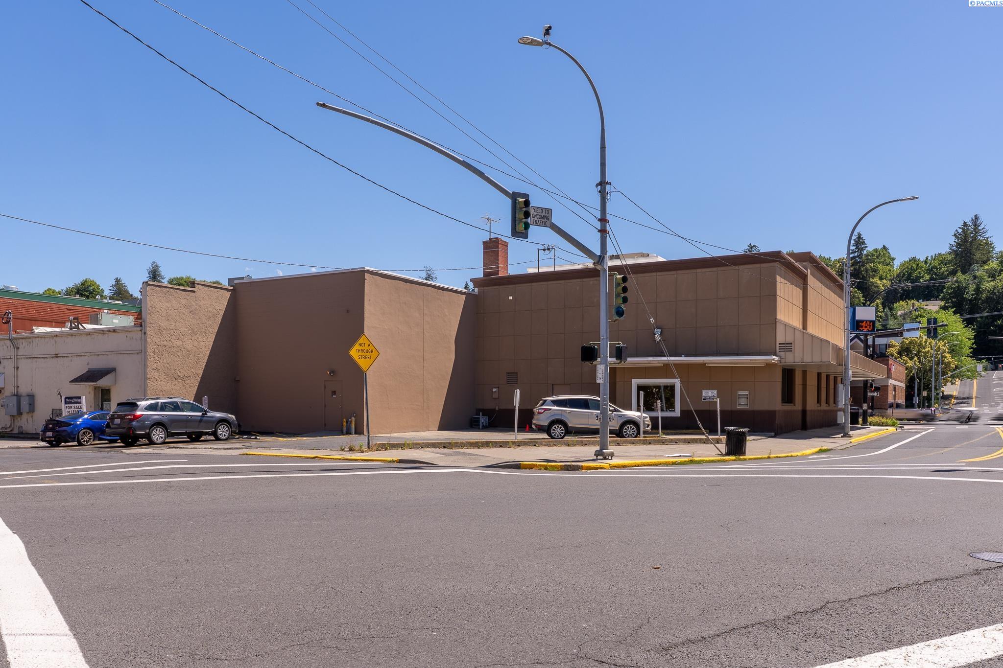 300 E Main St