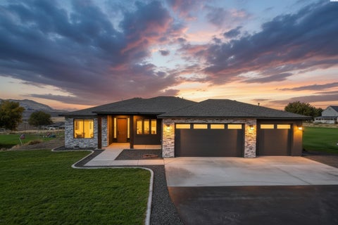 Photo of 43860 N Whan Road, Benton City, WA 99350 (MLS # 297163)