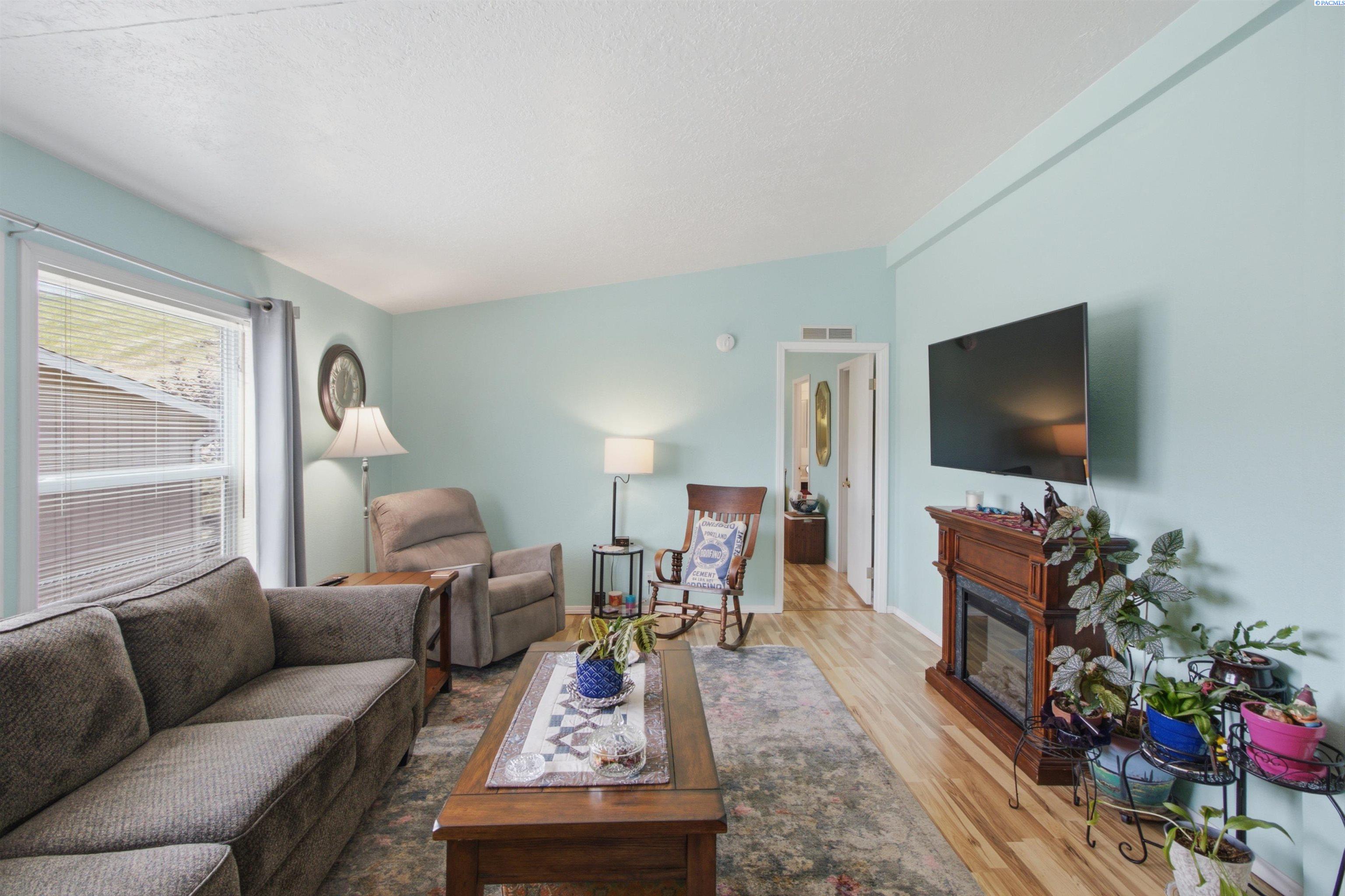 206 NW Lancer Ln.