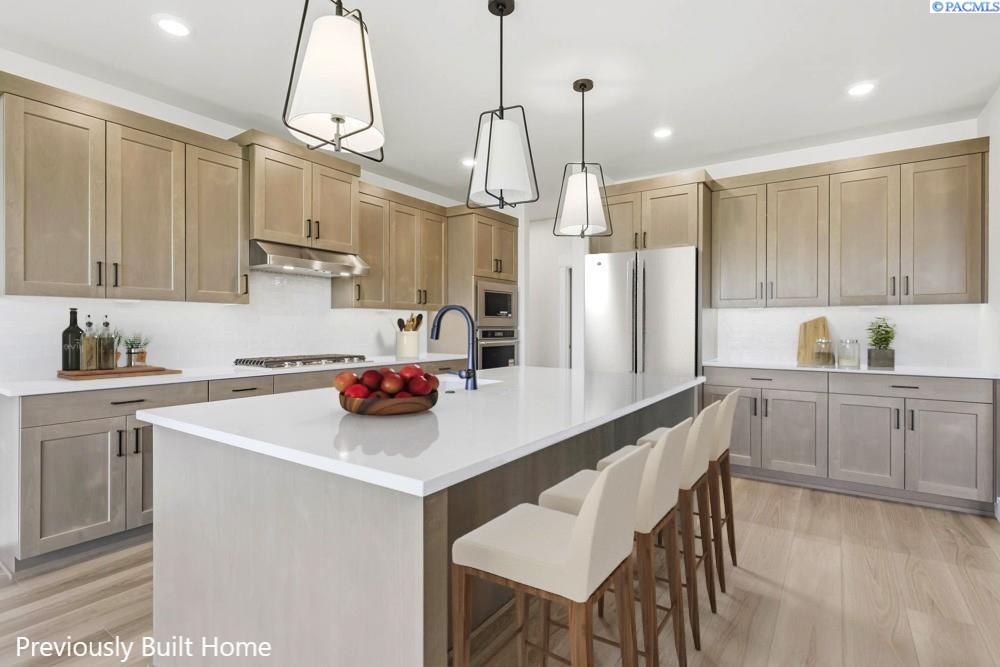 12101 Buckingham Dr.