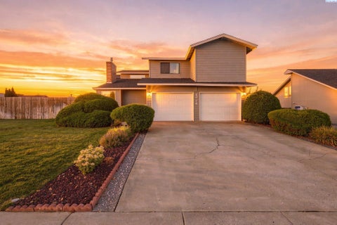 Photo of 4214 Desert Place, Pasco, WA 99301 (MLS # 296343)