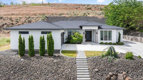 Photo of 325 Rockwood Drive, Richland, WA 99352 (MLS # 296159)