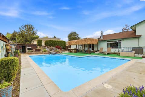 Photo of 800 N Reed Pl, Kennewick, WA 99336 (MLS # 294564)