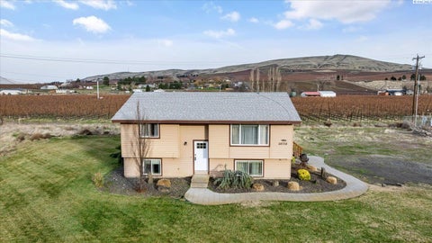 Photo of 28708 E Sr 224 NE, Benton City, WA 99320 (MLS # 296100)