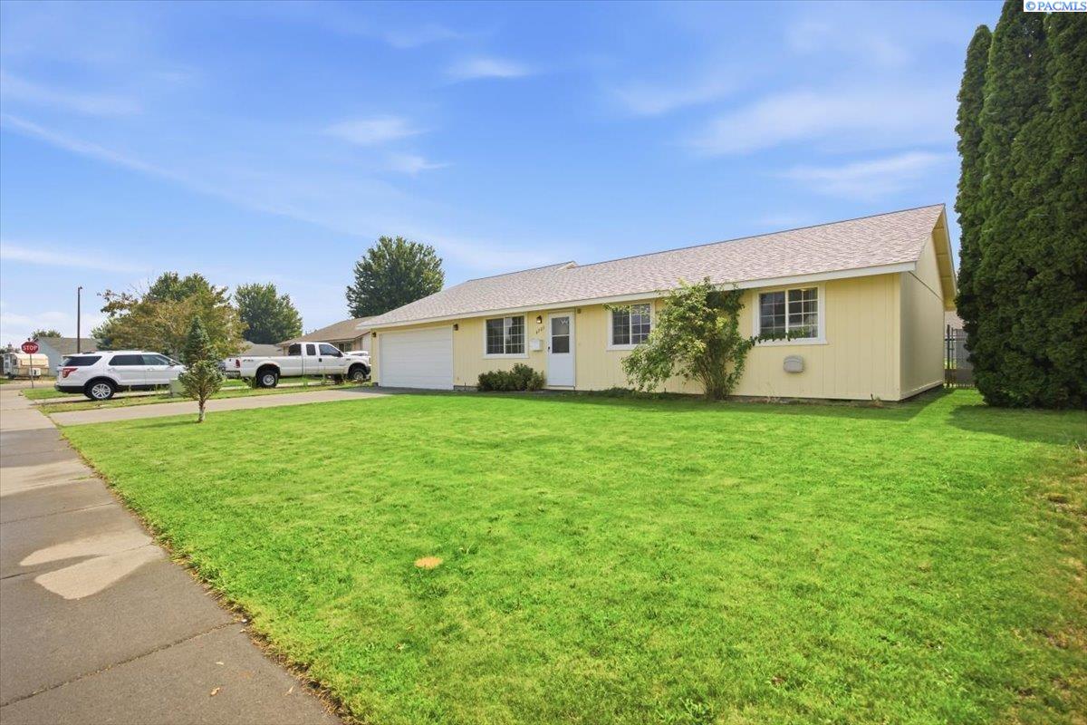 4721 Daisy Street - Photo 2