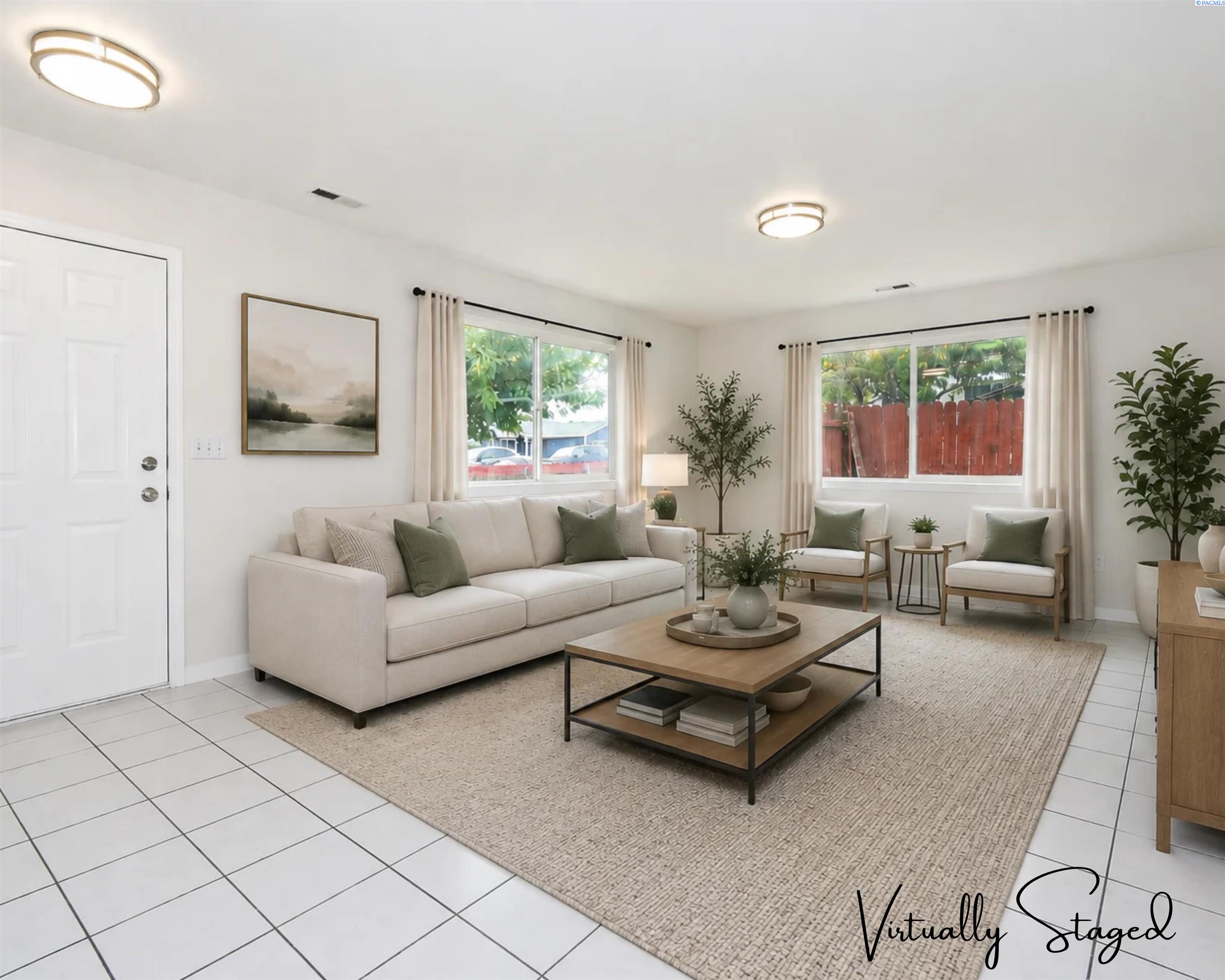 2515 E Adelia