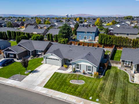 Photo of 6206 Robert Wayne Dr, Pasco, WA 99301 (MLS # 295554)