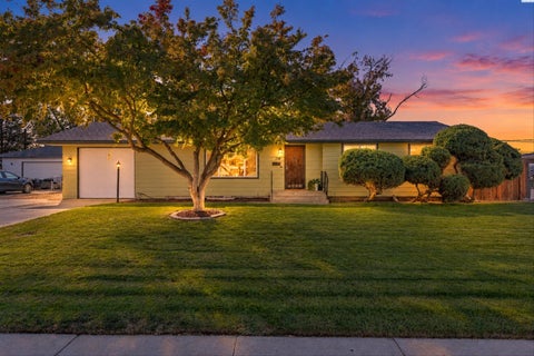 Photo of 119 Cottonwood Drive, Richland, WA 99352 (MLS # 297216)