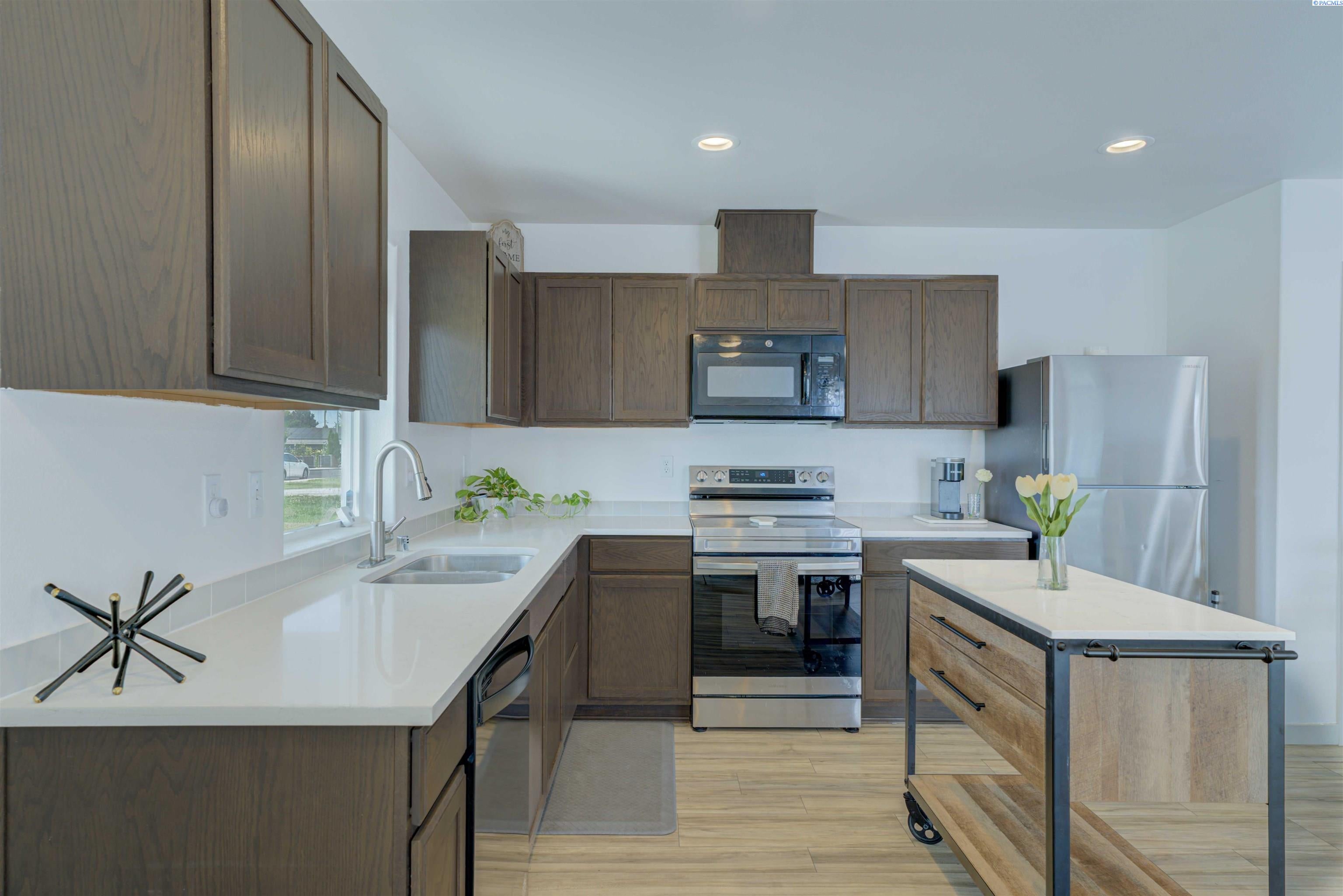 IDX 2 525 S Cedar Ave