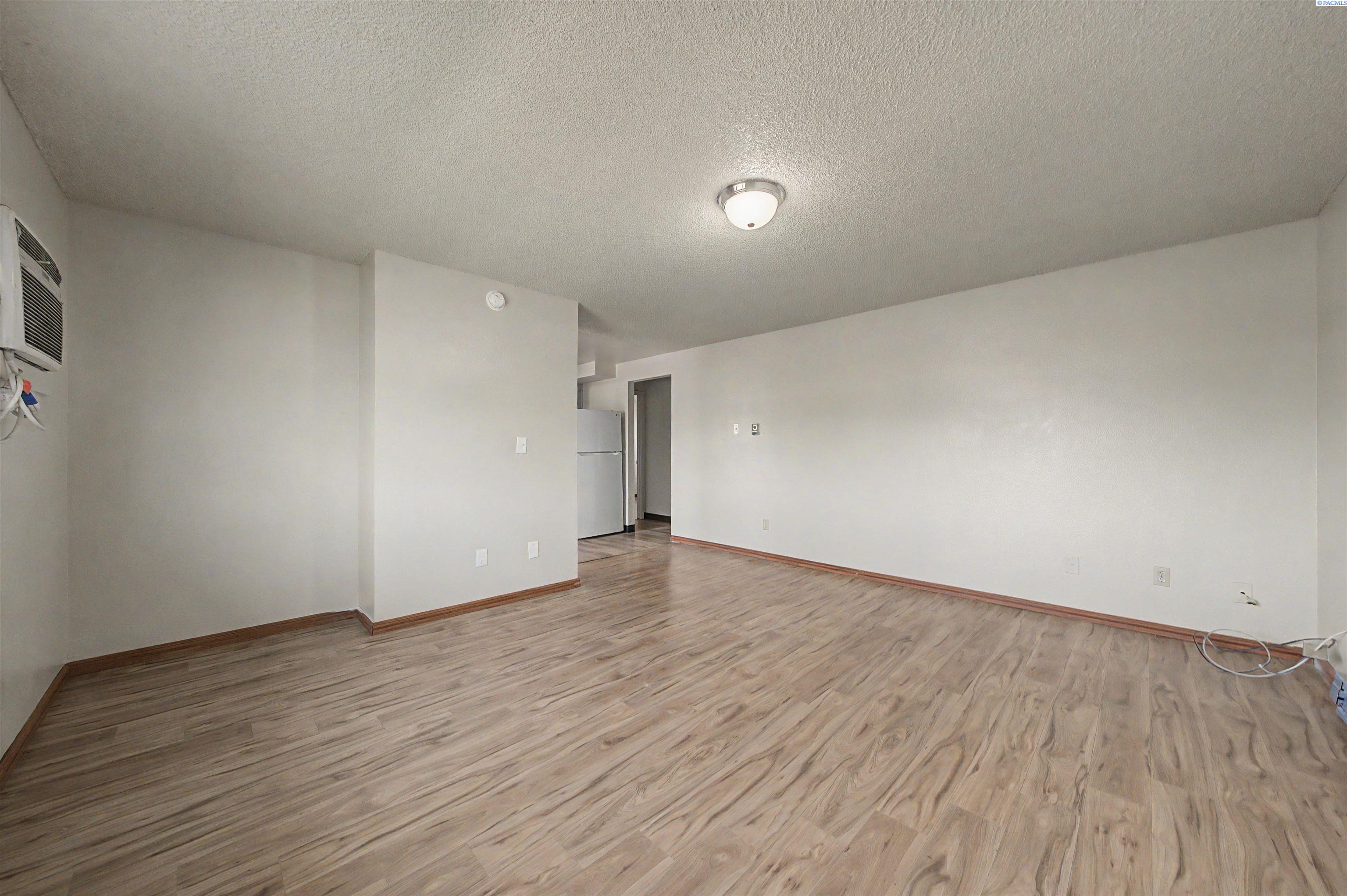 IDX 4 2404 W Octave Street