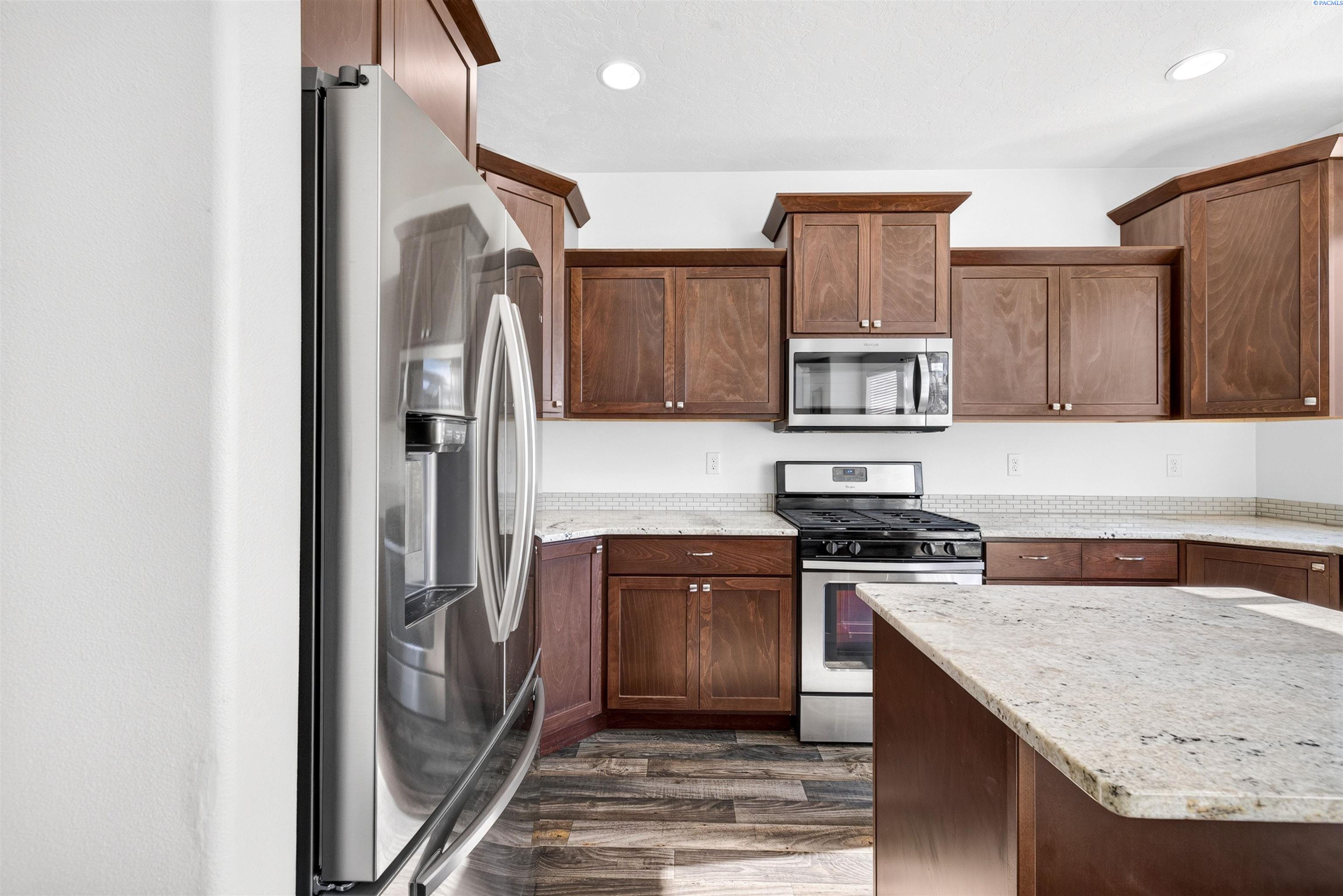 IDX 2 5914 Ramus Ln