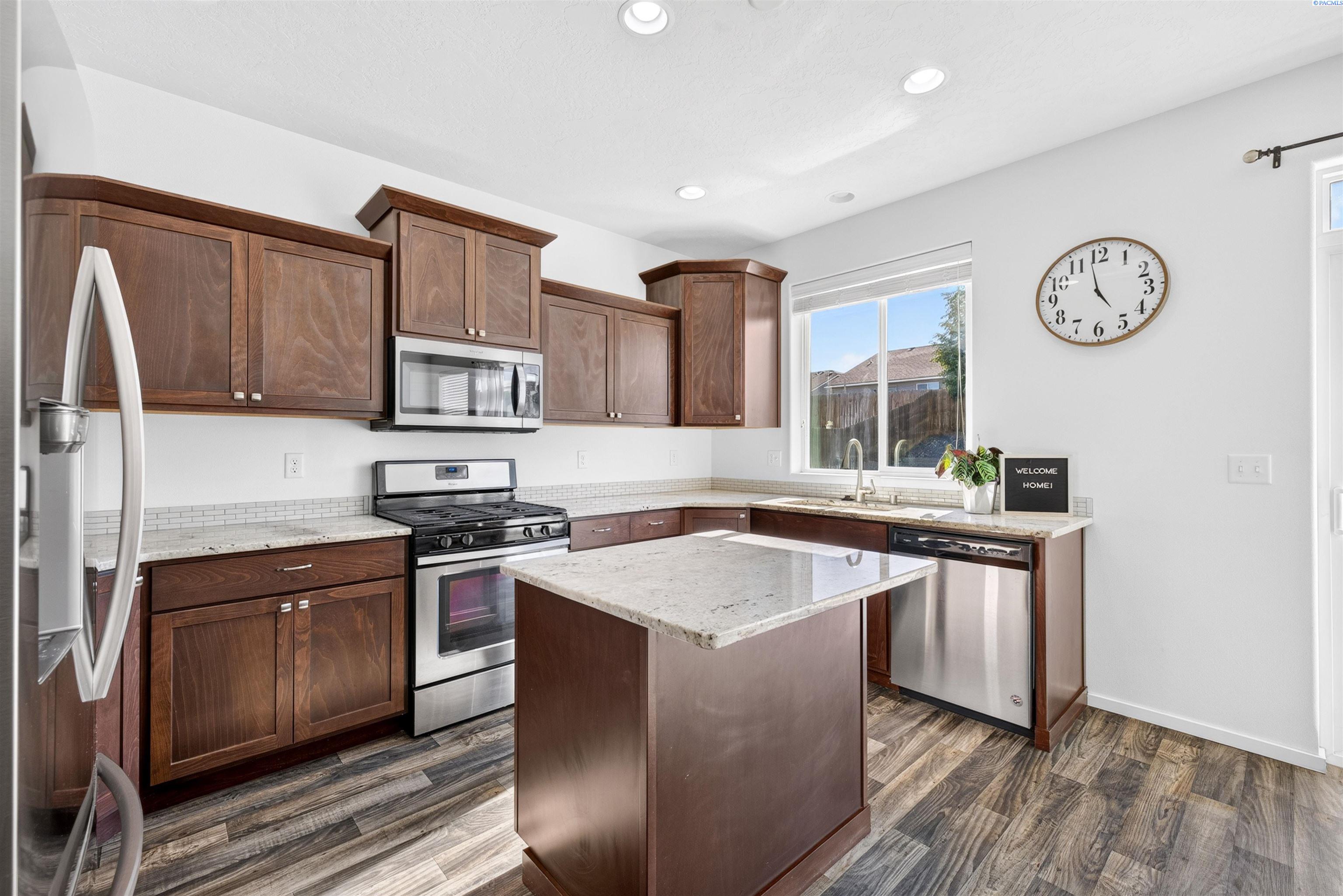 IDX 3 5914 Ramus Ln