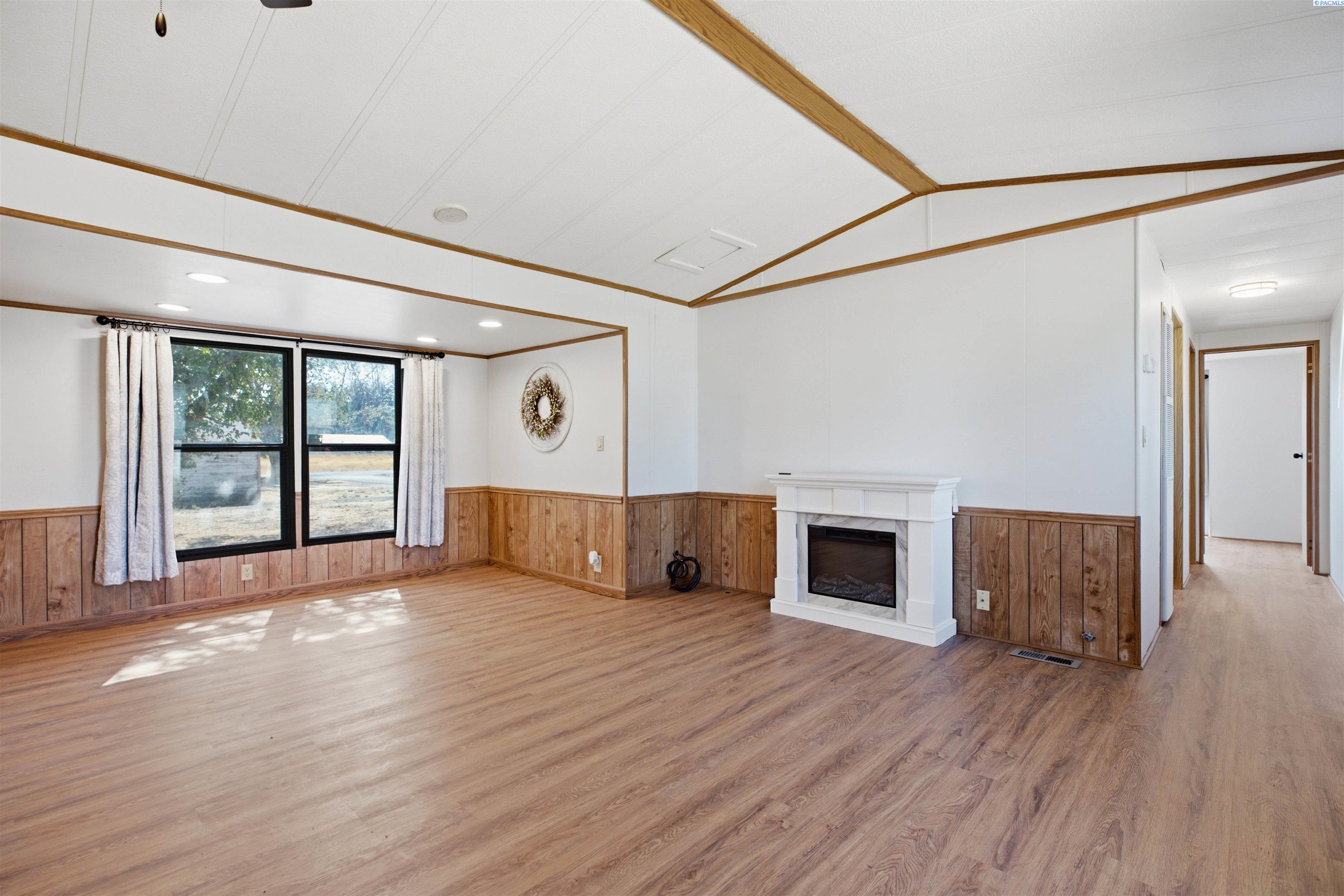IDX 4 301 N Clark Street