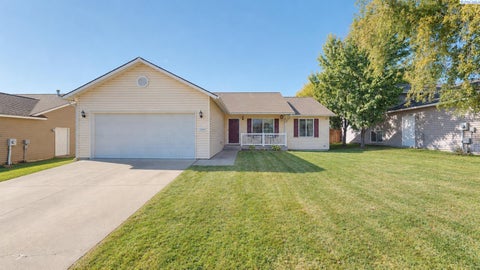 Photo of 5204 Bakerloo Lane, Pasco, WA 99301 (MLS # 297212)