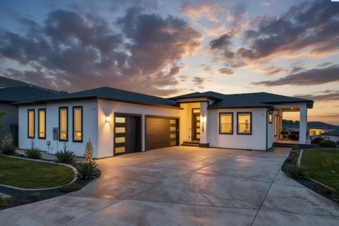 Photo of 5658 S Newport Pl, Kennewick, WA 99337 (MLS # 297087)