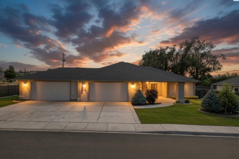 Photo of 3221 Road 71st Place, Pasco, WA 99301 (MLS # 294909)