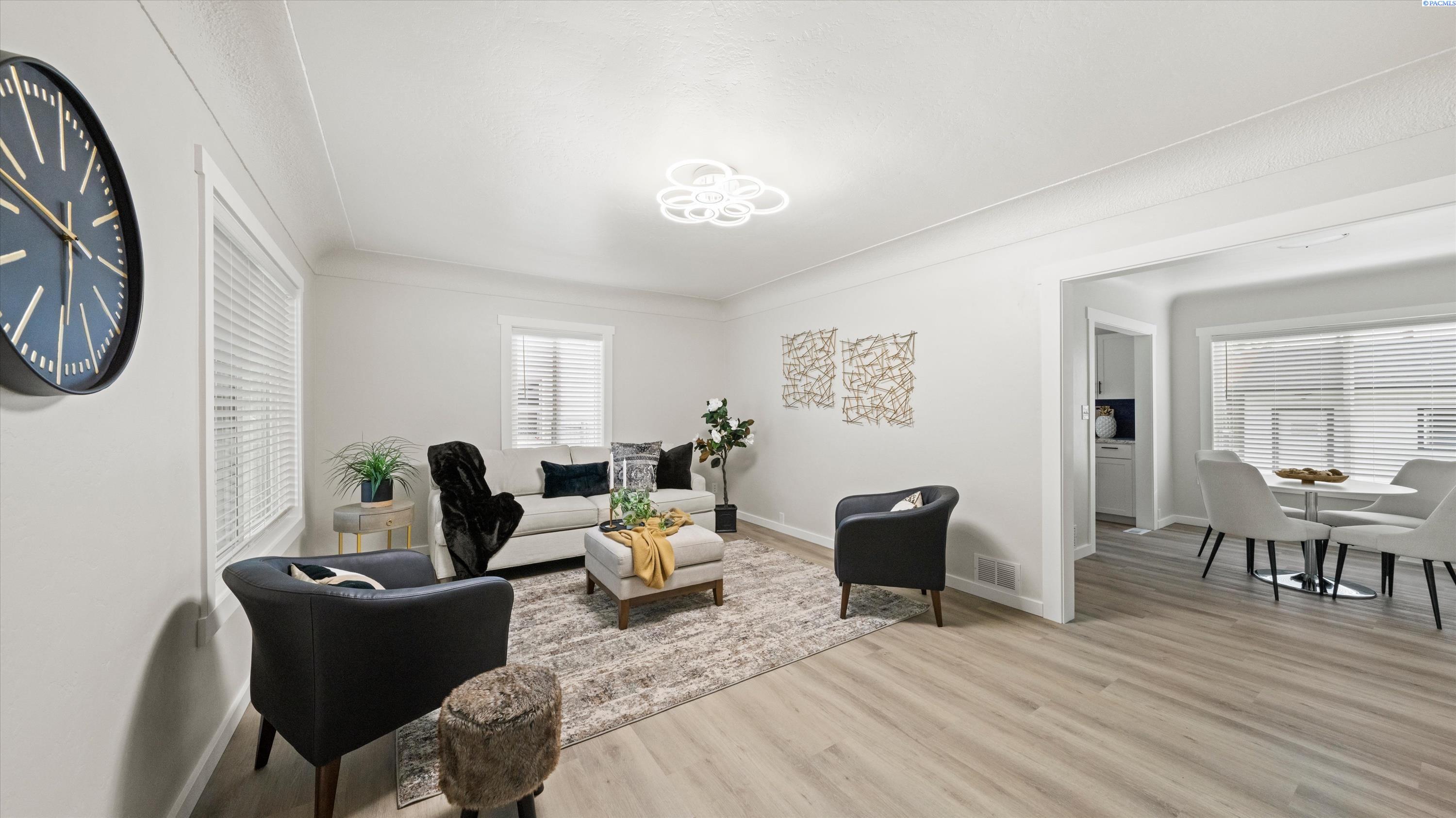 IDX 3 115 N 8th Ave.