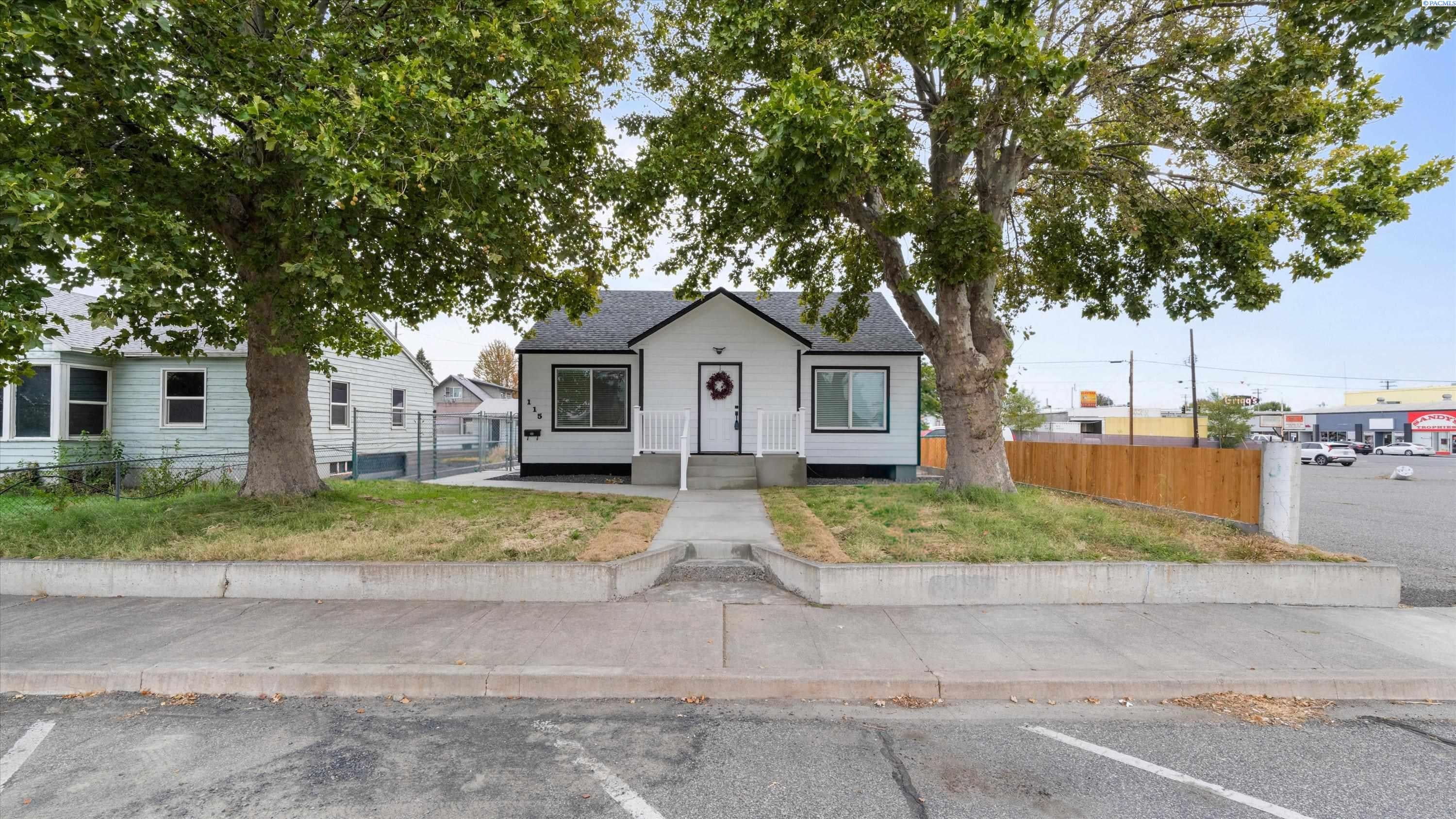 IDX 1 115 N 8th Ave.