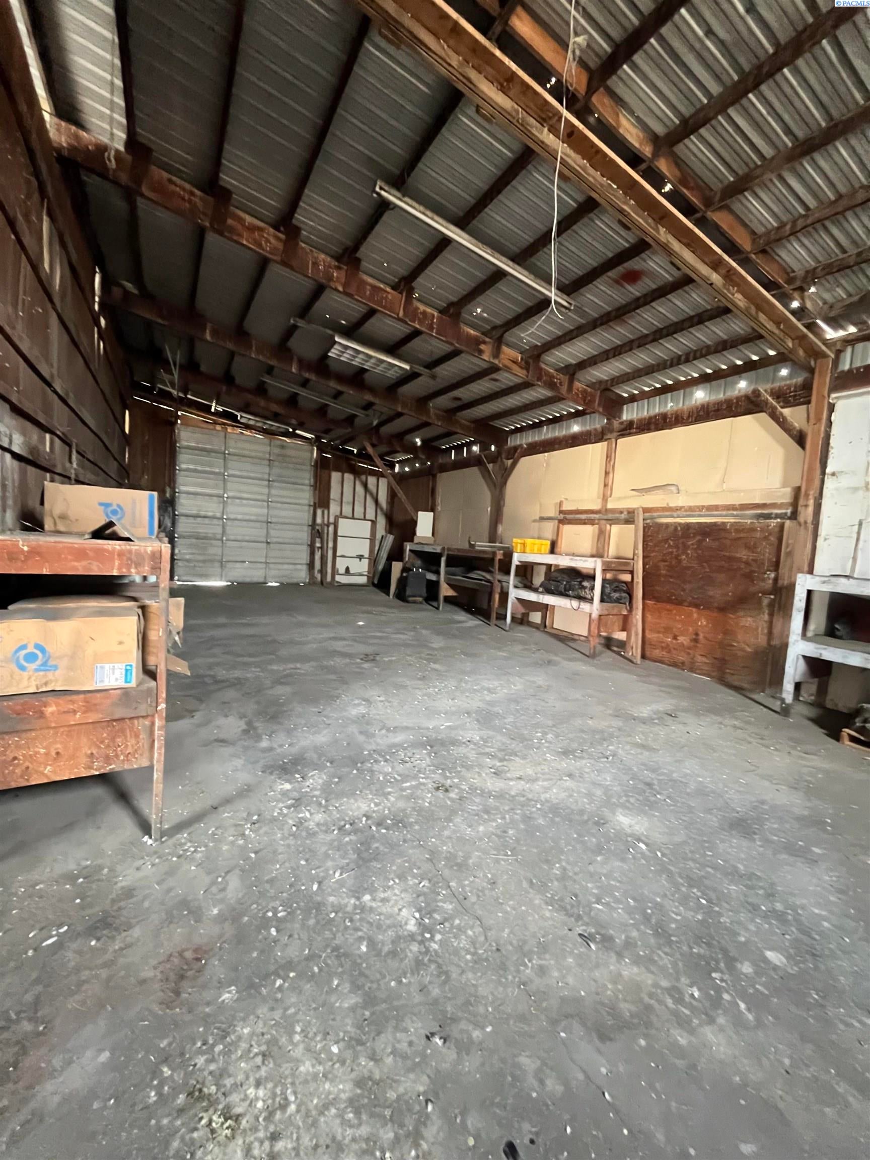 IDX 2 2030 S Broadway Ave