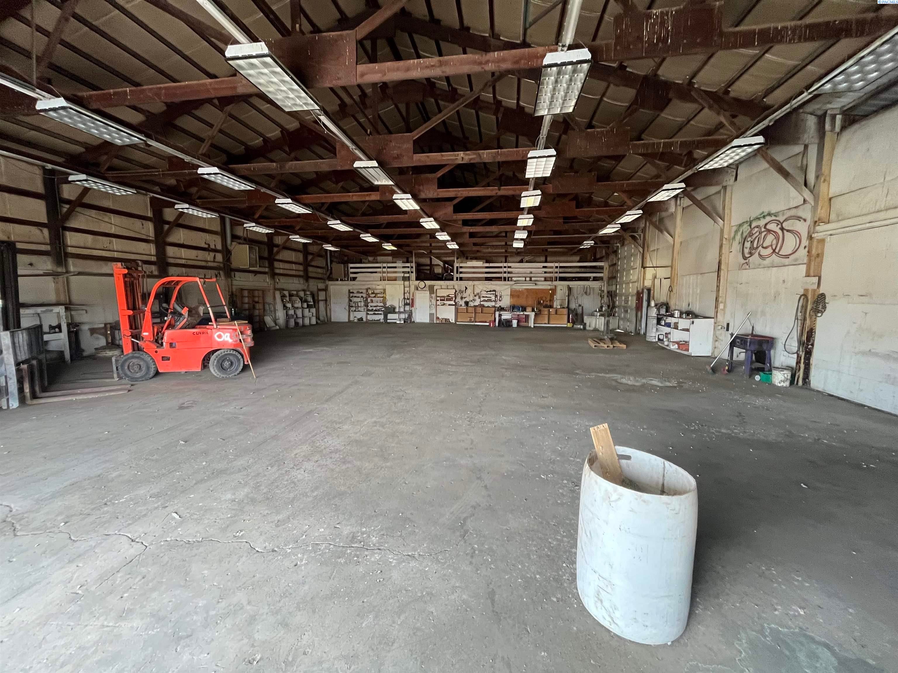 IDX 3 2030 S Broadway Ave