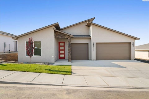 Photo of 6621 W 27th Ave, Kennewick, WA 99338 (MLS # 295600)