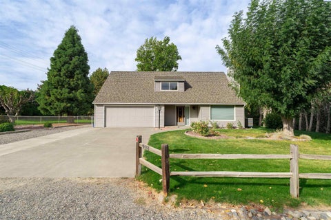 Photo of 908 S Wilson Ct, Kennewick, WA 99336 (MLS # 297123)
