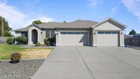 Photo of 7115 Maxim Ct, Pasco, WA 99301 (MLS # 296032)