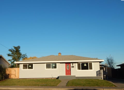 Photo of 1915 N 19th Ave, Pasco, WA 99301 (MLS # 297240)