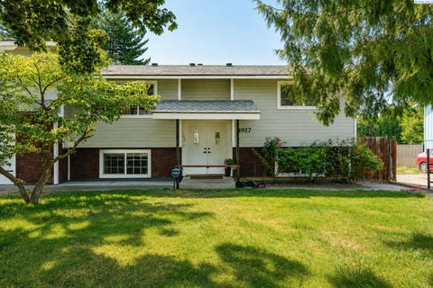 Photo of 1927 Pike Avenue, Richland, WA 99354 (MLS # 295396)