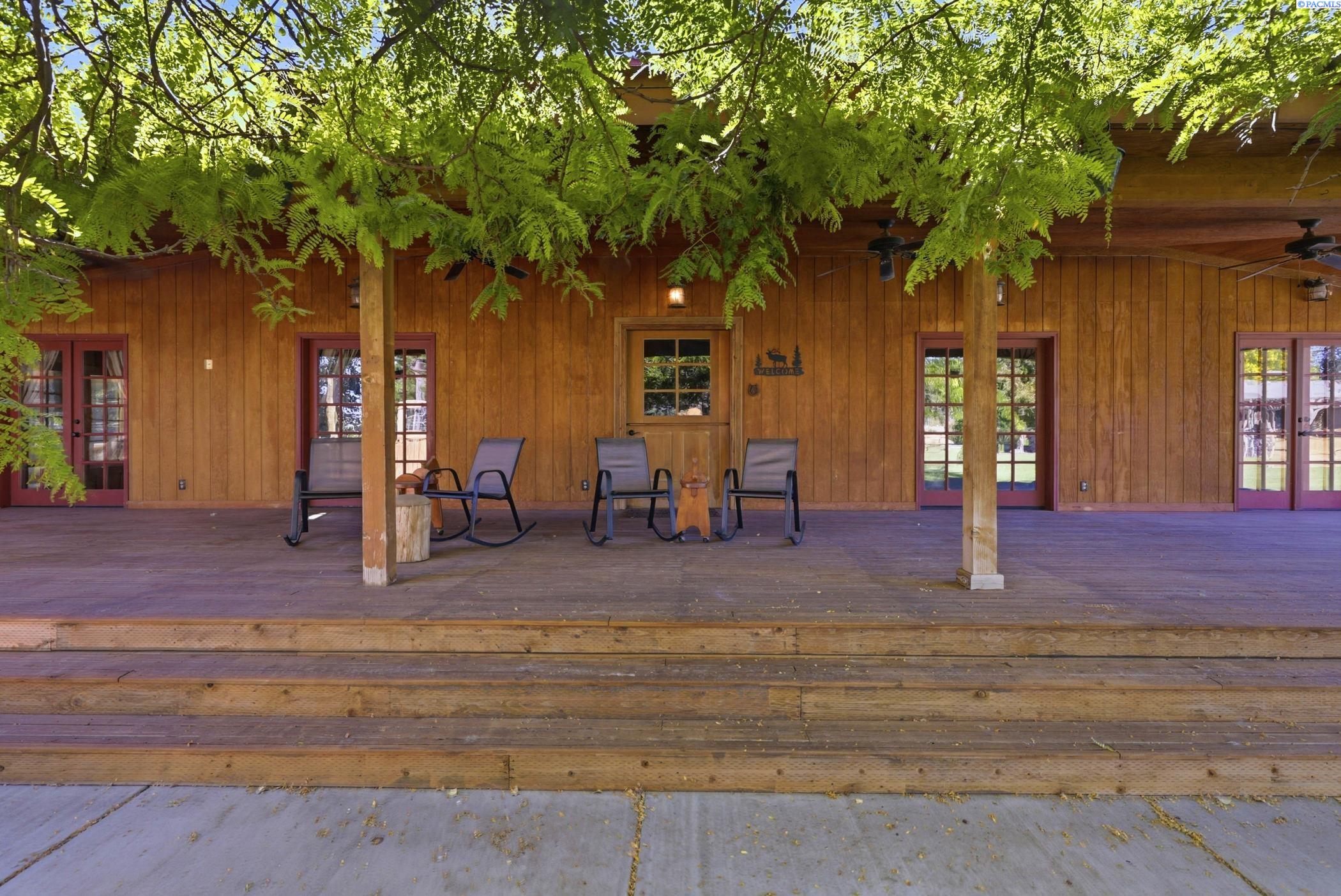 315 Monument Dr