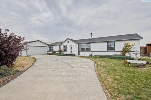 Photo of 125 Top Court, Yakima, WA 98901 (MLS # 297413)
