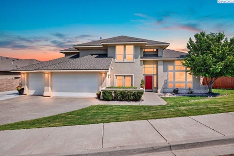 Photo of 3603 S Ledbetter St, Kennewick, WA 99337 (MLS # 295873)