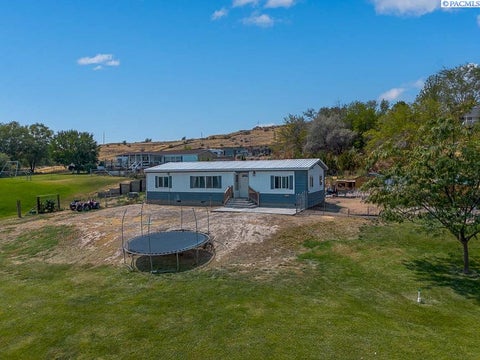 Photo of 70706 N State Route 225, Benton City, WA 99320 (MLS # 295581)