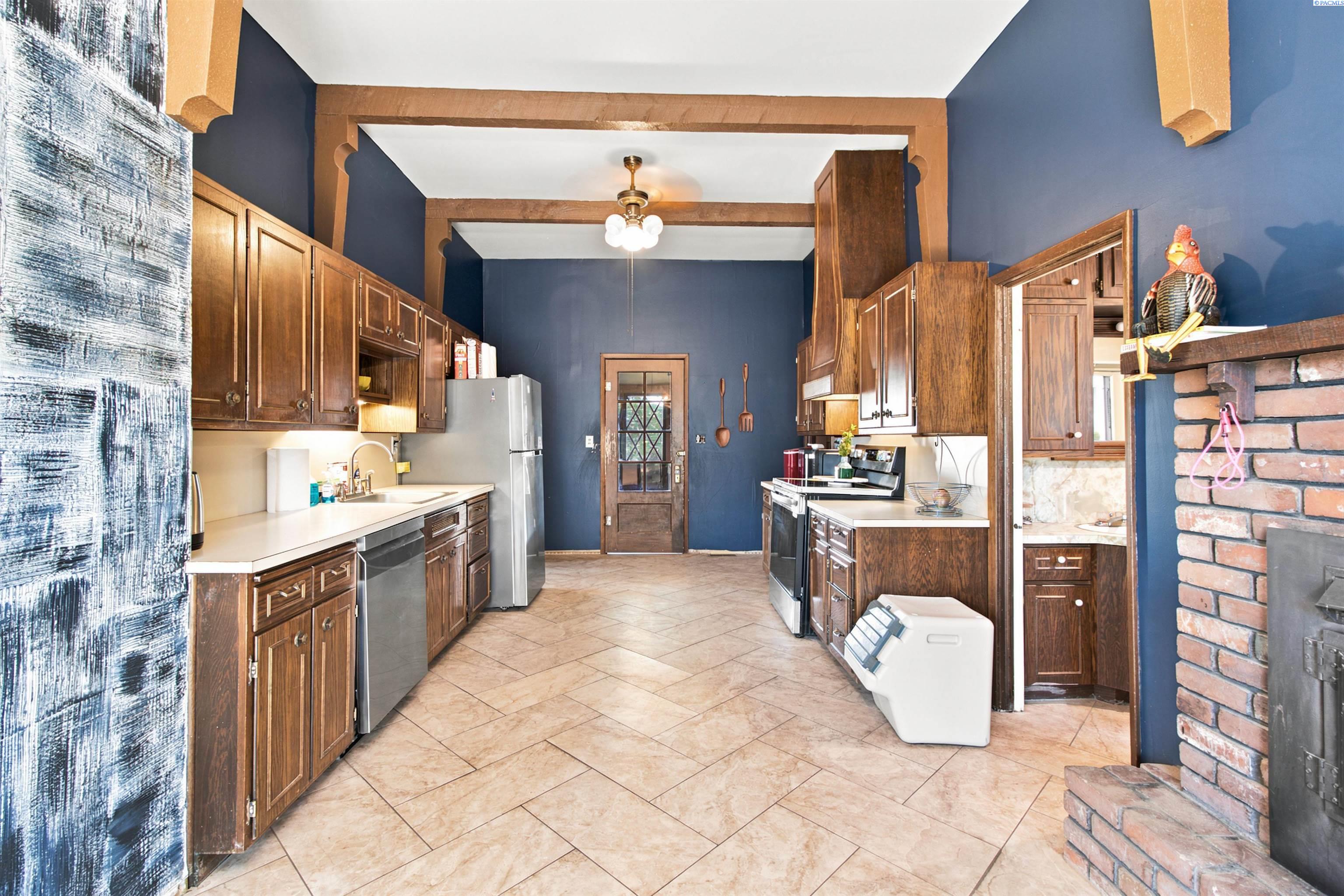 IDX 4 203 S 10th St.