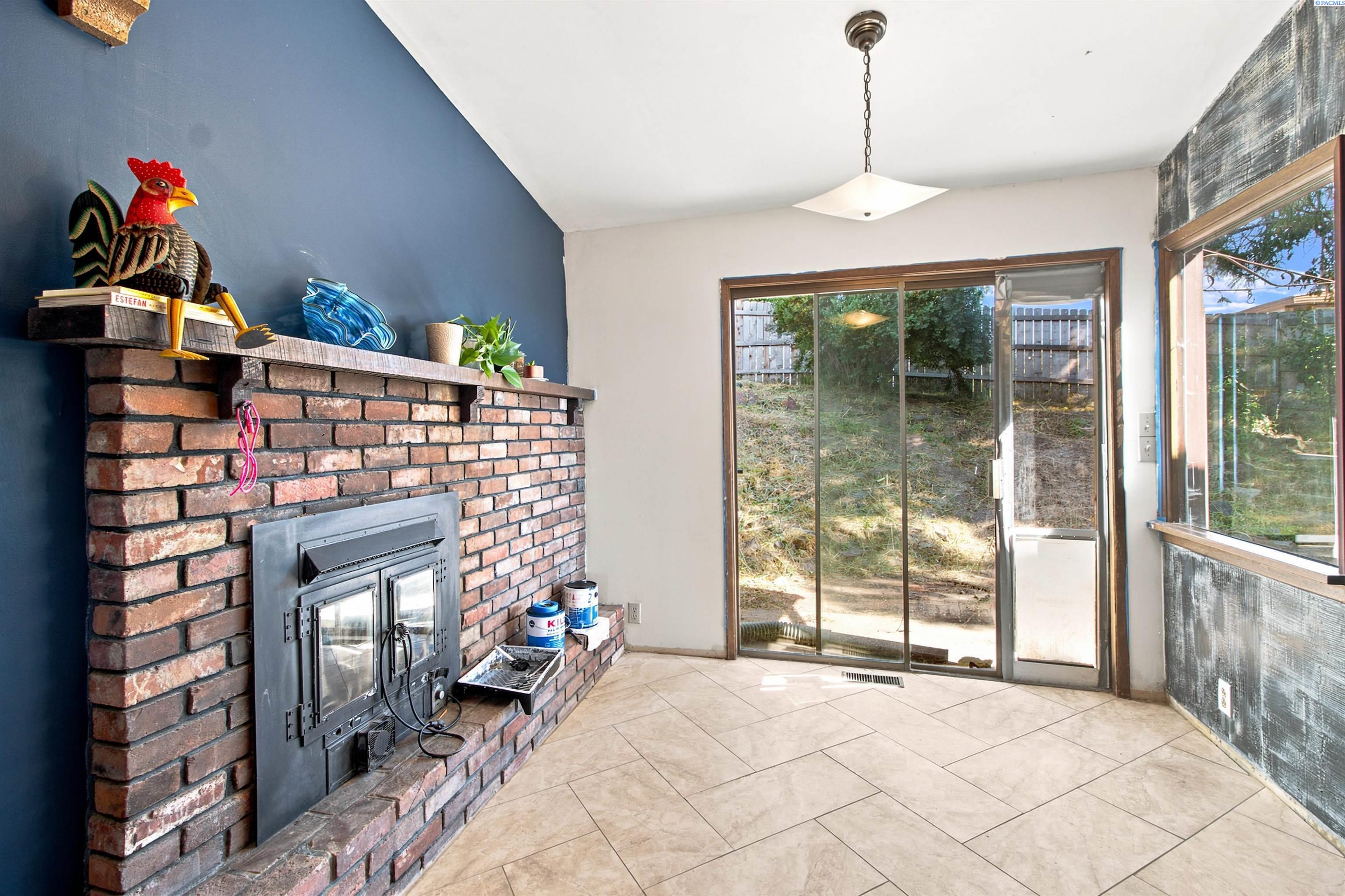 IDX 3 203 S 10th St.
