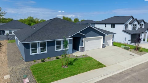 Photo of 1071 N Grant Pl, Kennewick, WA 99336 (MLS # 296227)