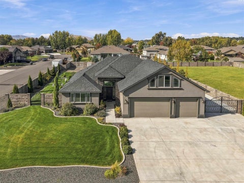 Photo of 1916 Road 72, Pasco, WA 99301 (MLS # 297099)