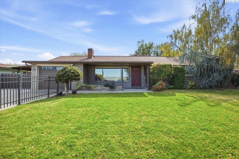 Photo of 6345 W Willamette Ave, Kennewick, WA 99336 (MLS # 296934)
